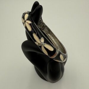 Vintage Floral Black and White Enamel Bangle Bracelet With Spring Closure
